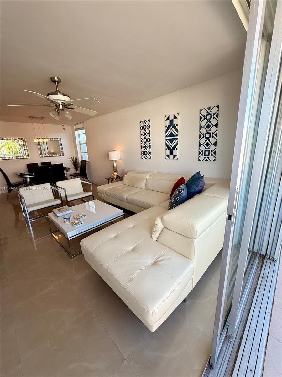 4142 N Jefferson Ave # 4D, Miami Beach FL 33140 — 6