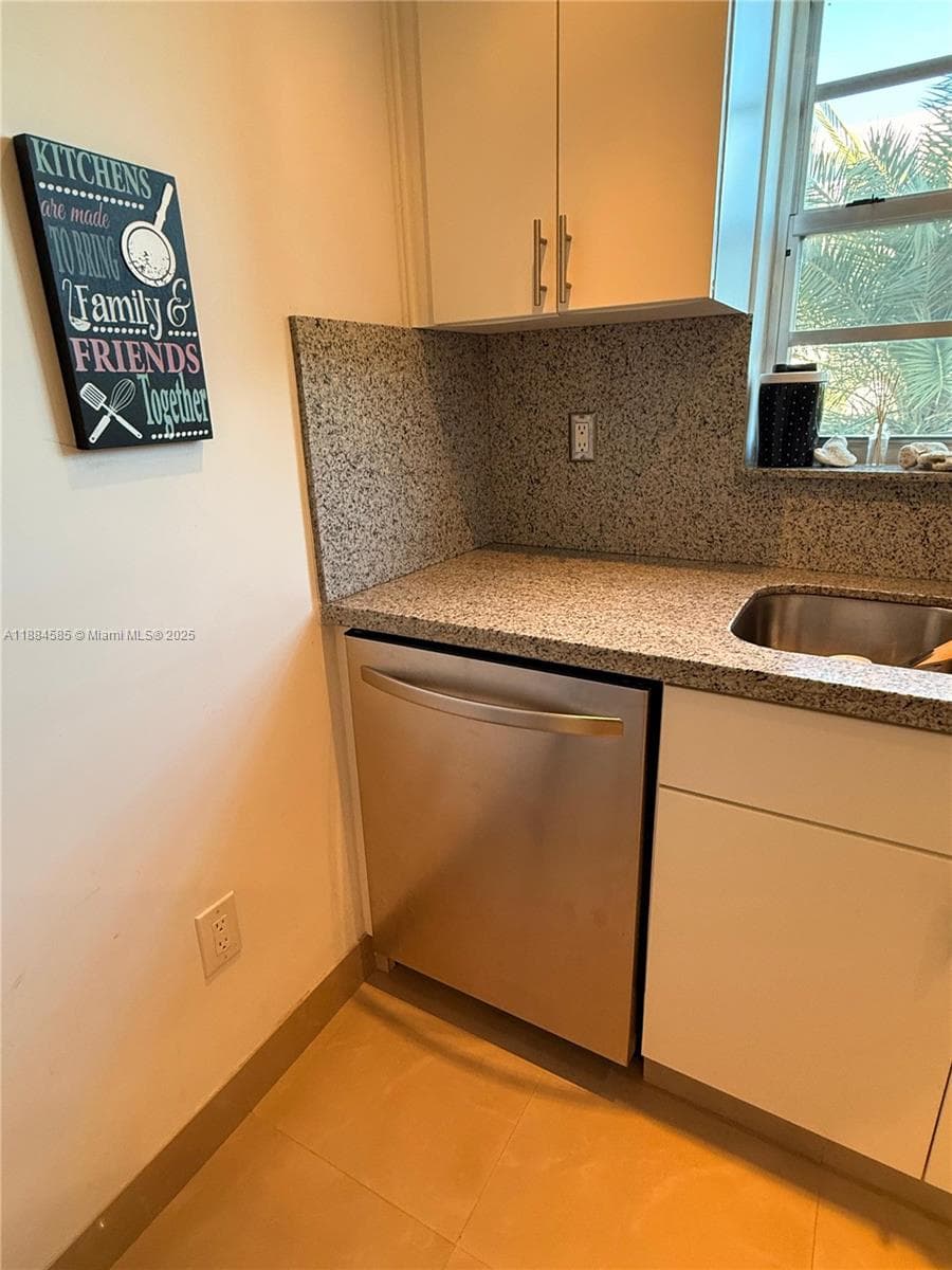 4142 N Jefferson Ave # 4D, Miami Beach FL 33140 — 16