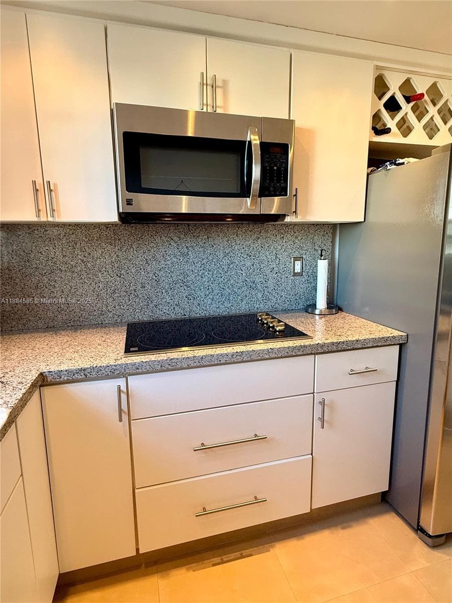 4142 N Jefferson Ave # 4D, Miami Beach FL 33140 — 18