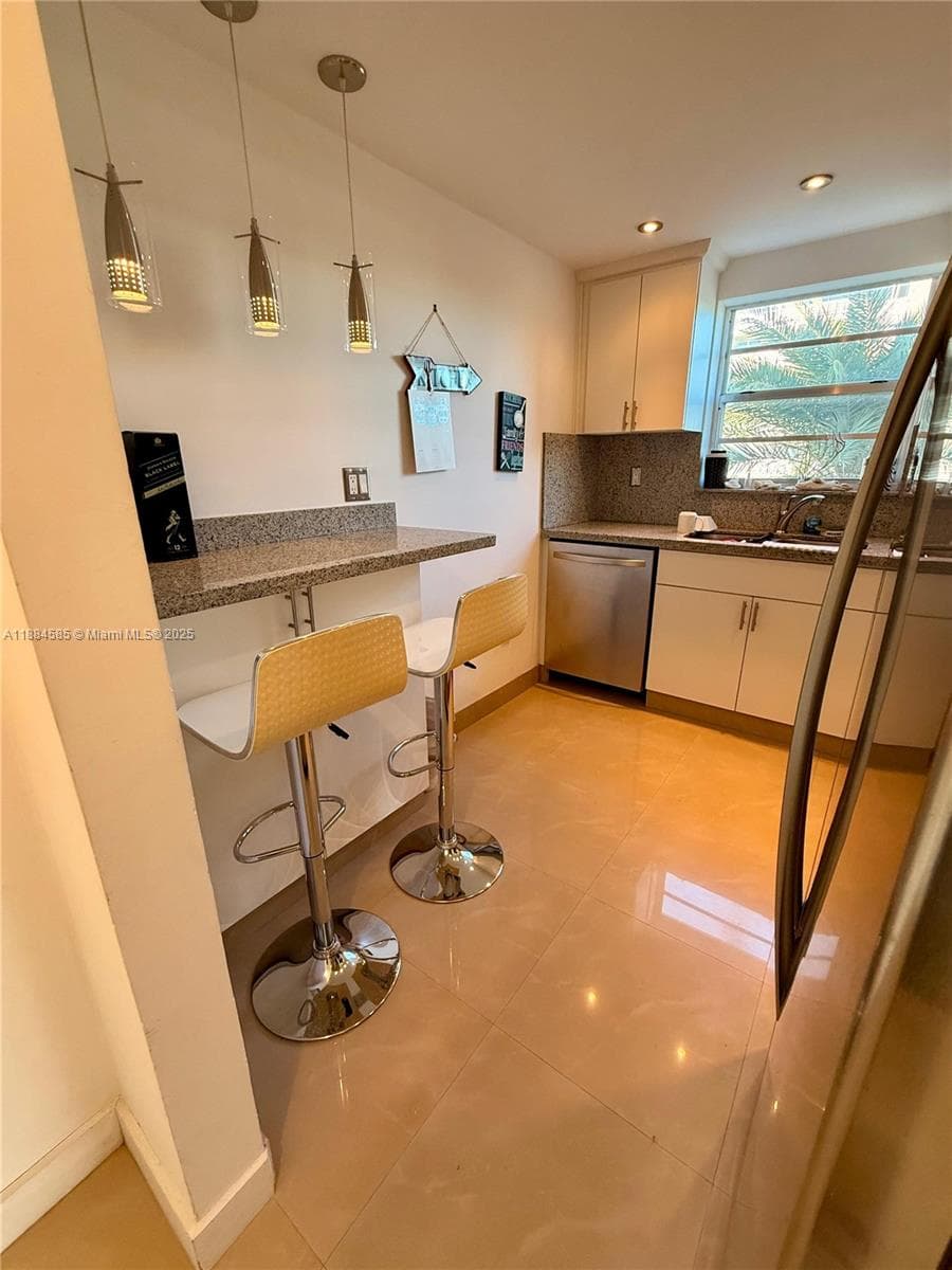 4142 N Jefferson Ave # 4D, Miami Beach FL 33140 — 15