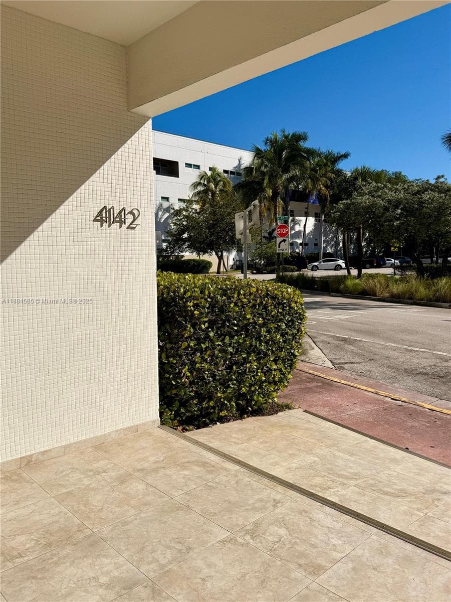 4142 N Jefferson Ave # 4D, Miami Beach FL 33140 — 28