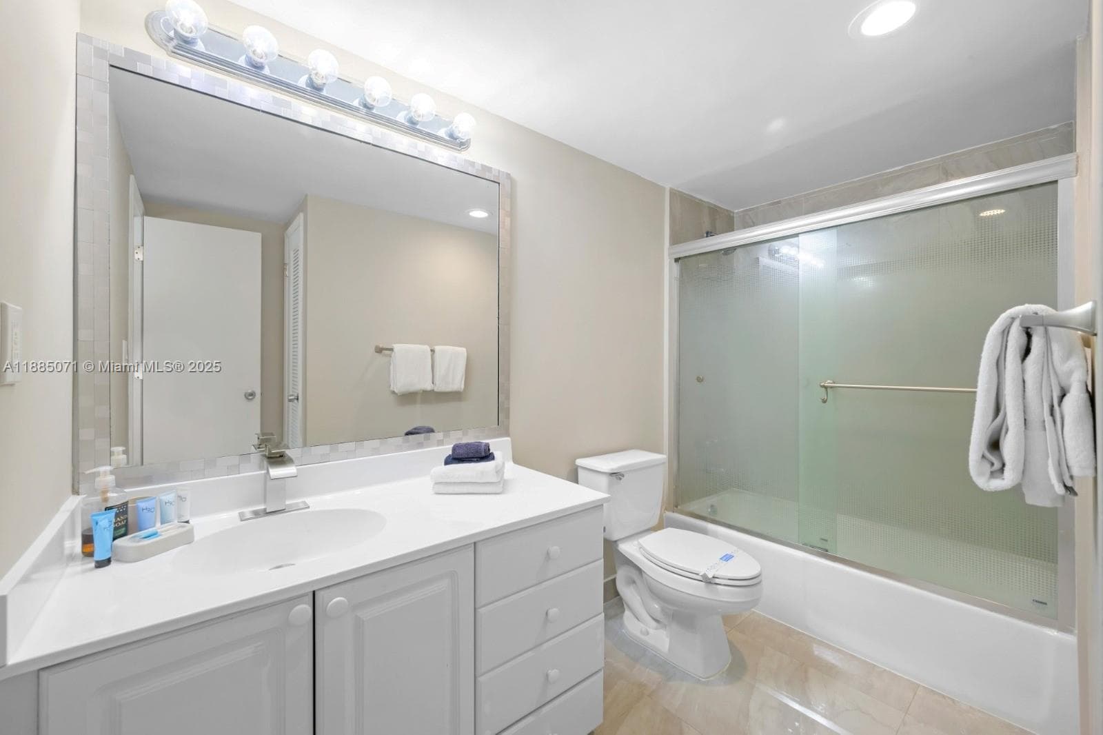 19370 Collins Ave # 1425, Sunny Isles Beach FL 33160 — 15