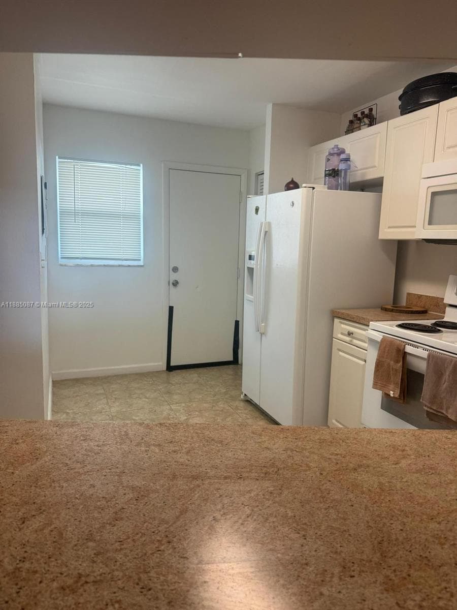 1780 NE 191st St # 2, Miami FL 33179 — 14