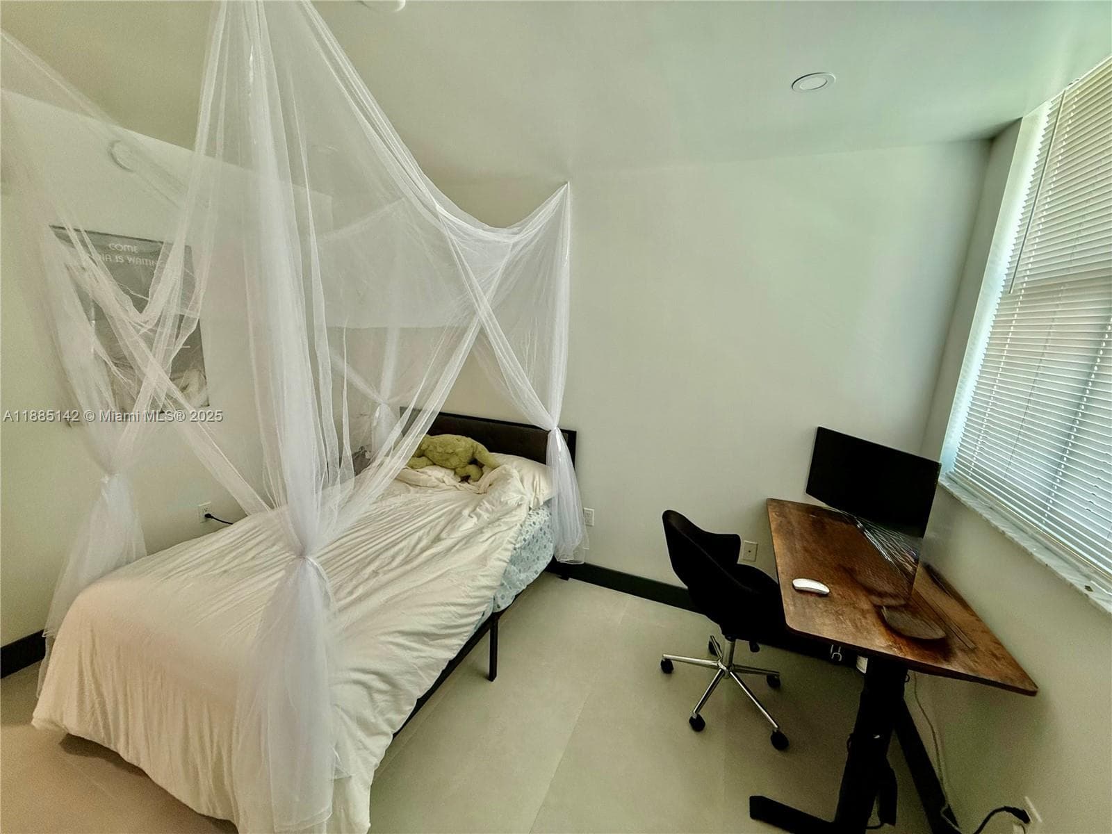 1250 S Miami # 1603, Miami FL 33130 — 27