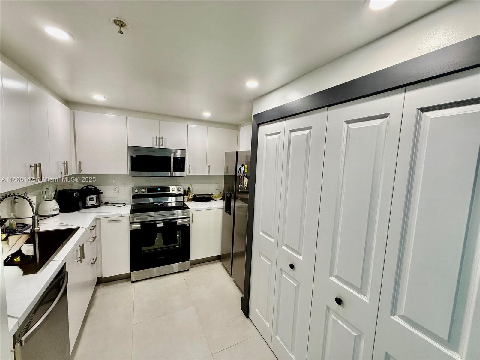 1250 S Miami # 1603, Miami FL 33130 — 16