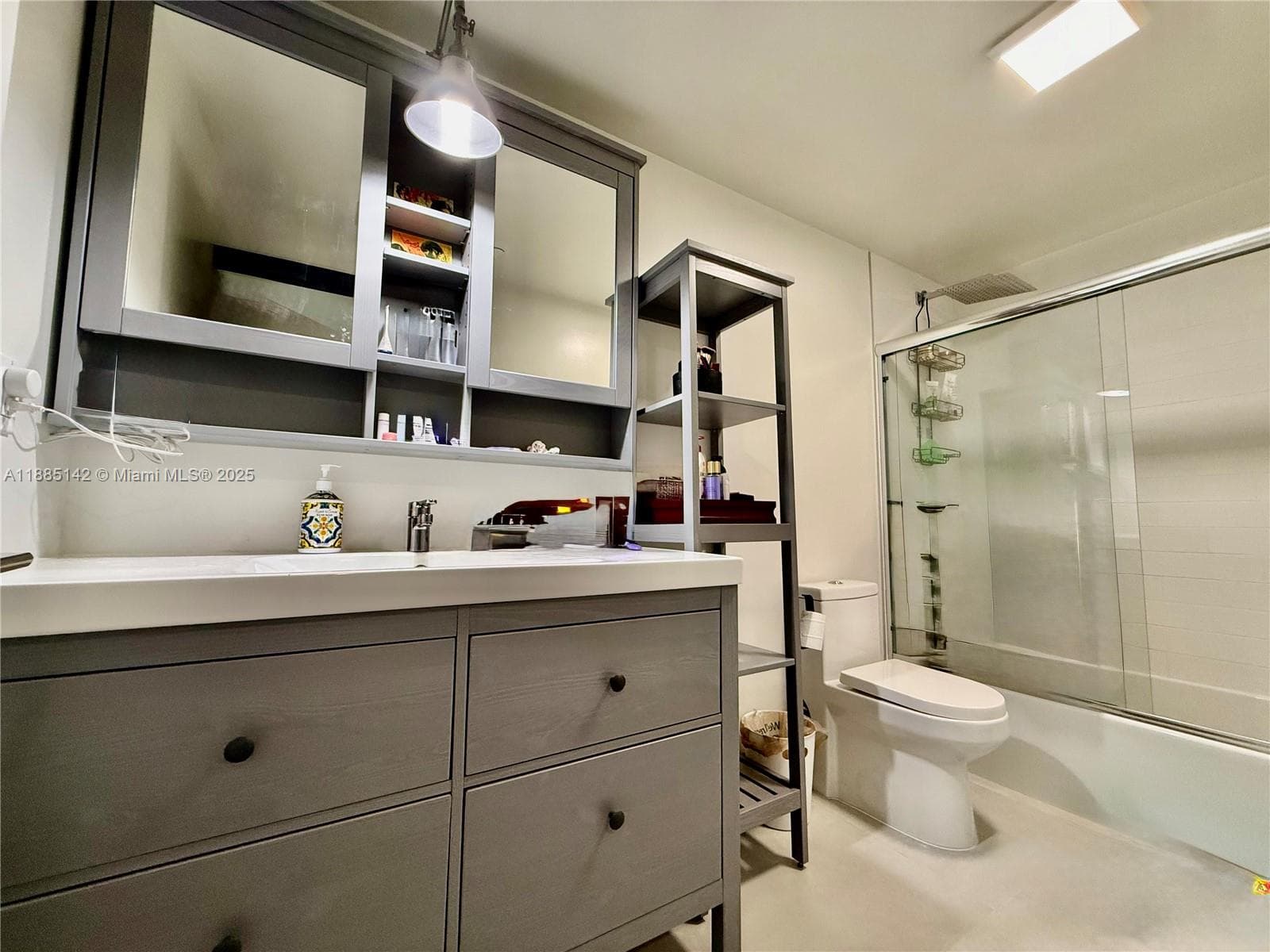 1250 S Miami # 1603, Miami FL 33130 — 29