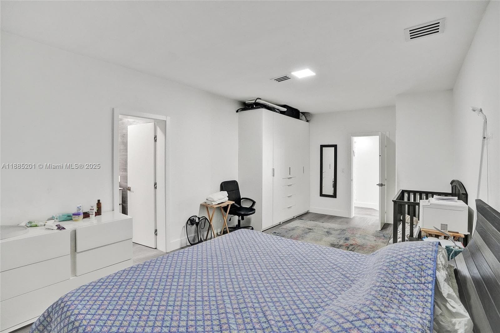 3784 Sheridan Ave, Miami Beach FL 33140 — 46
