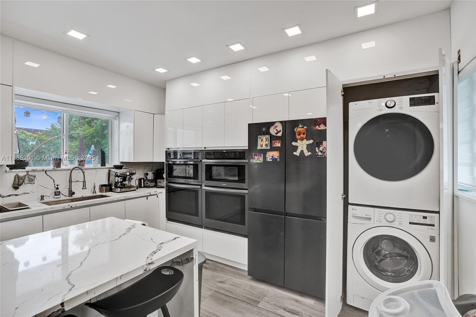 3784 Sheridan Ave, Miami Beach FL 33140 — 33