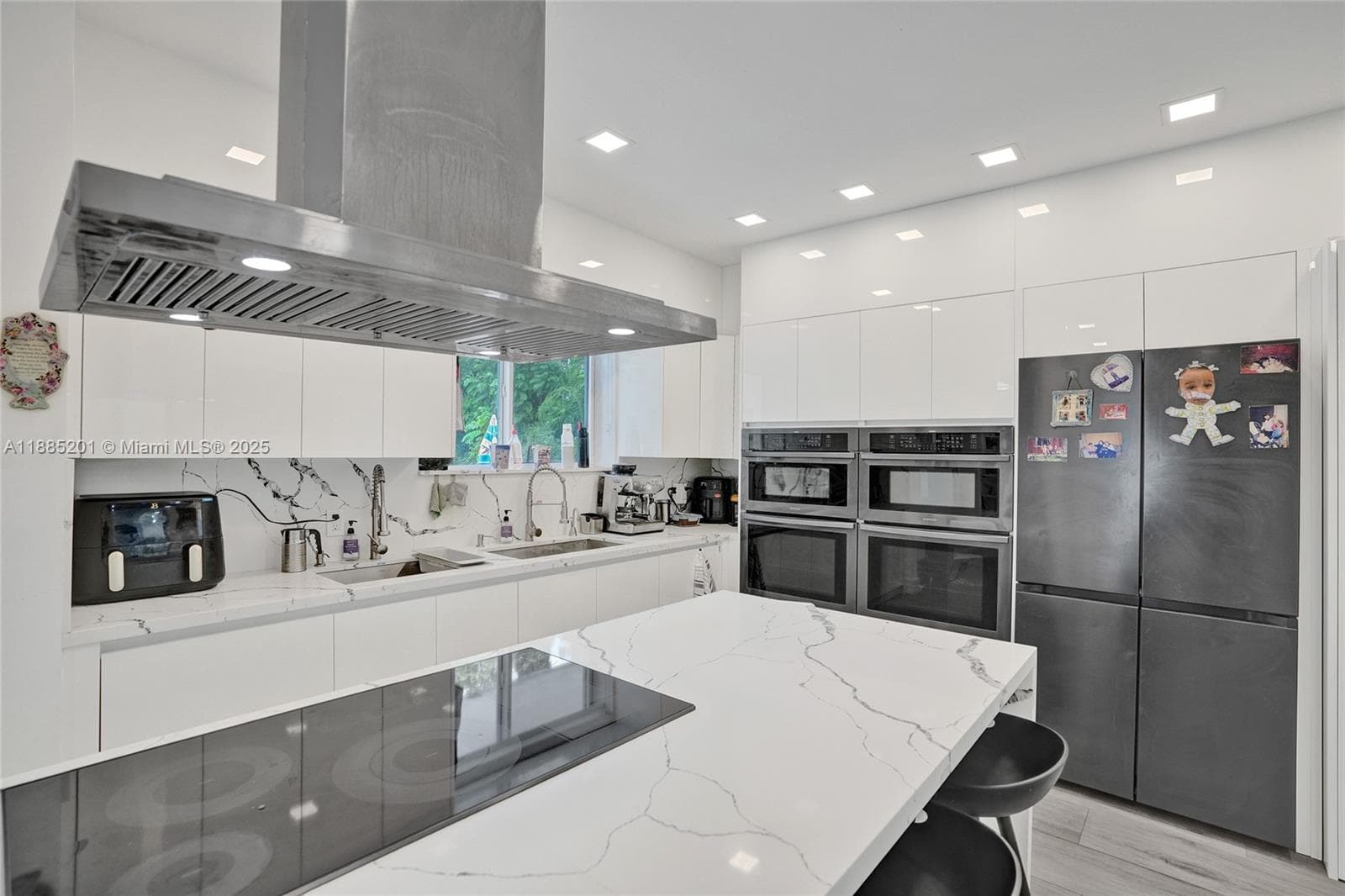 3784 Sheridan Ave, Miami Beach FL 33140 — 41