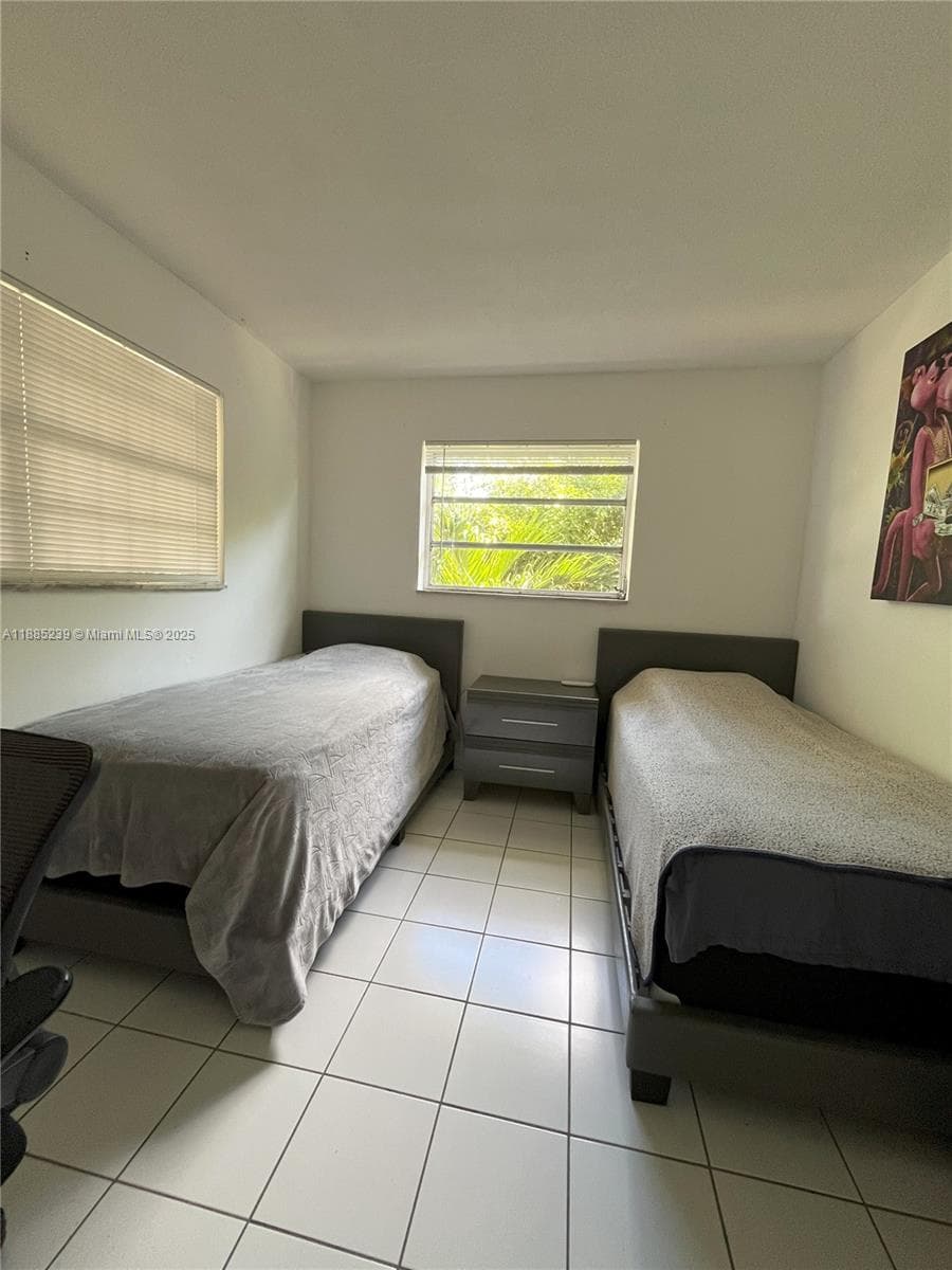 1395 NE 167th St # 315, Miami FL 33162 — 8