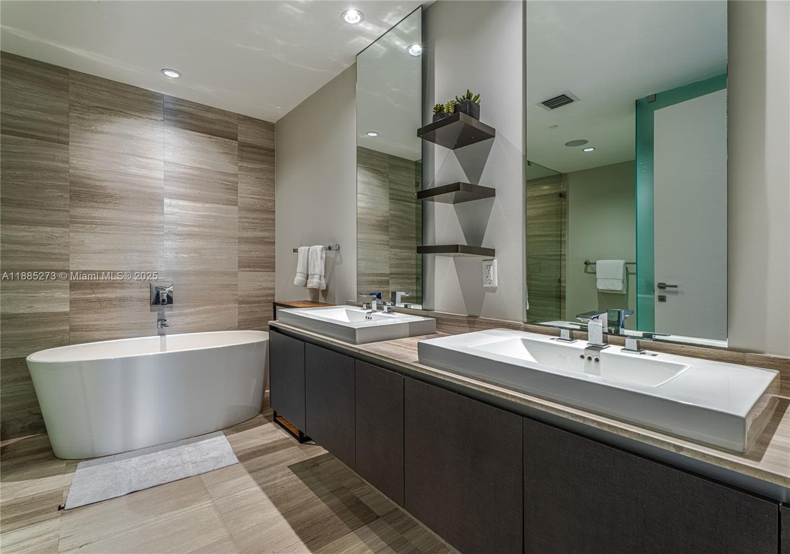 3250 NE 188th St # 603, Aventura FL 33180 — 21