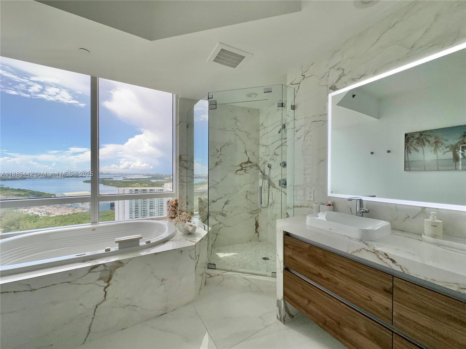 15901 Collins Ave # 2406, Sunny Isles Beach FL 33160 — 17