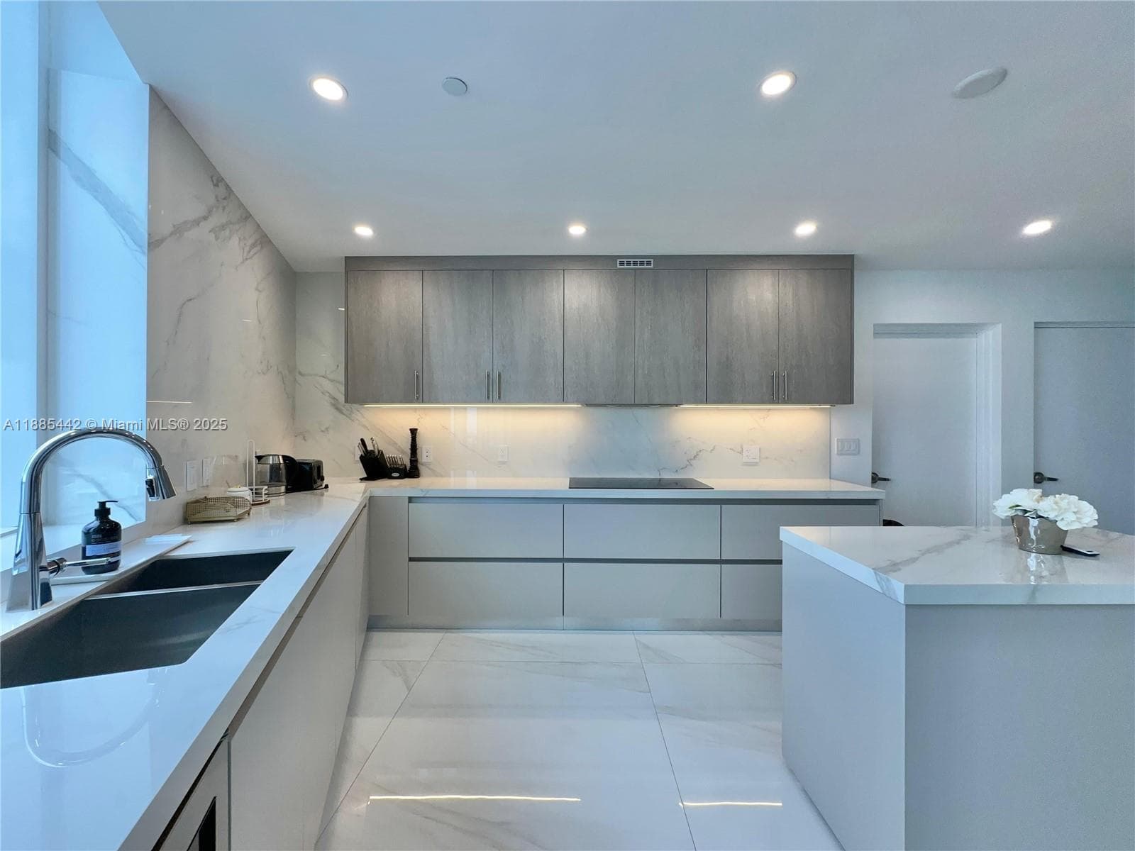 15901 Collins Ave # 2406, Sunny Isles Beach FL 33160 — 10
