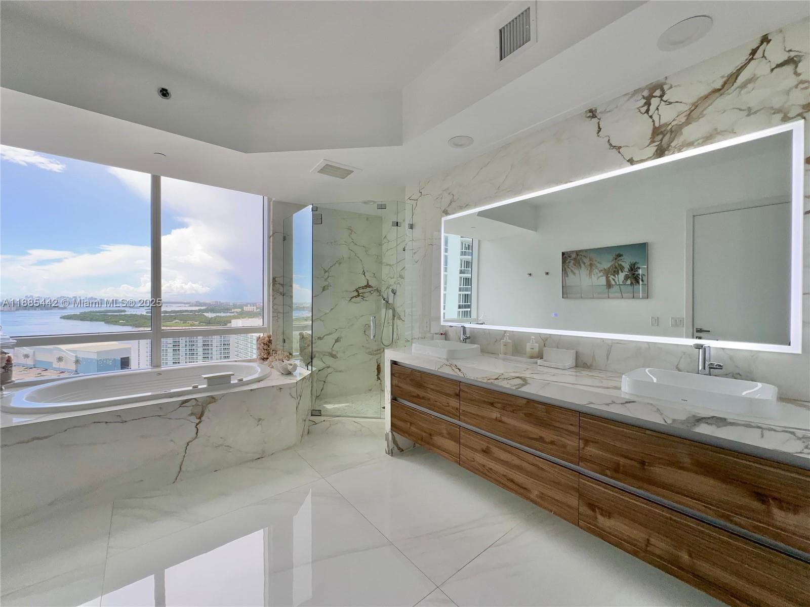 15901 Collins Ave # 2406, Sunny Isles Beach FL 33160 — 15