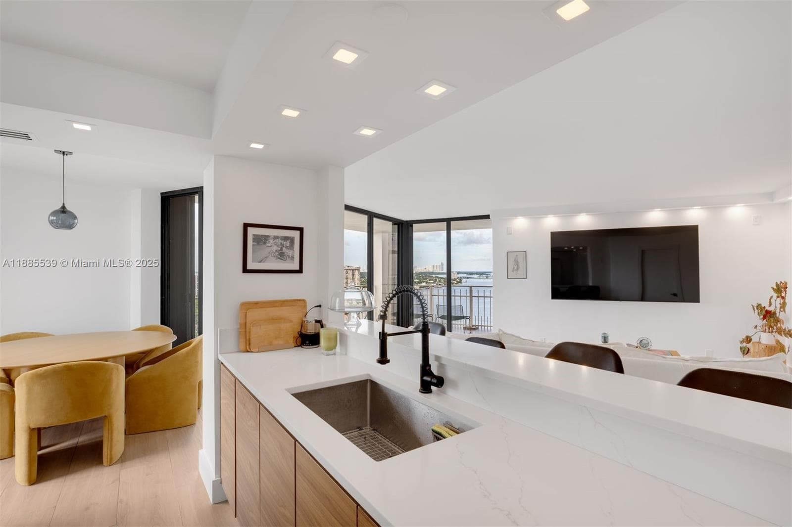 4000 Towerside Ter # 2211, Miami FL 33138 — 7