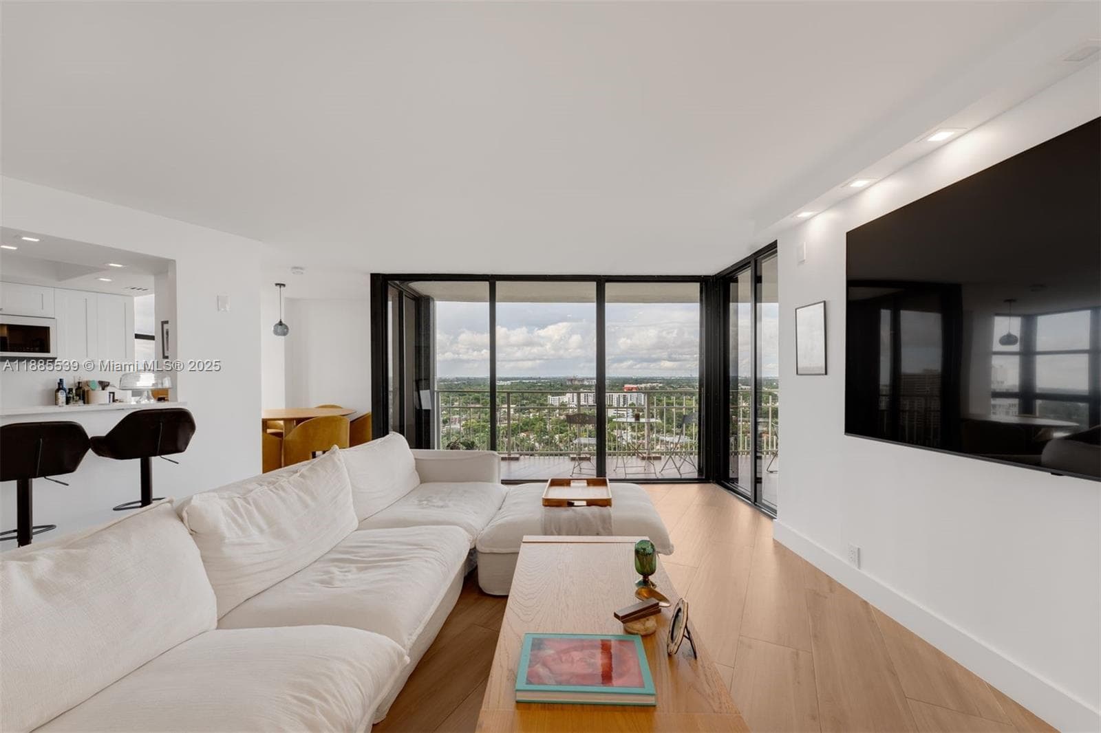 4000 Towerside Ter # 2211, Miami FL 33138 — 3