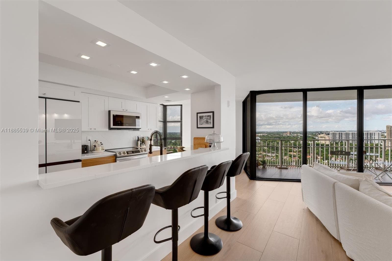 4000 Towerside Ter # 2211, Miami FL 33138 — 5