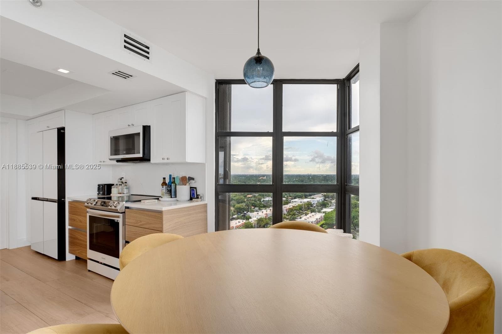 4000 Towerside Ter # 2211, Miami FL 33138 — 8