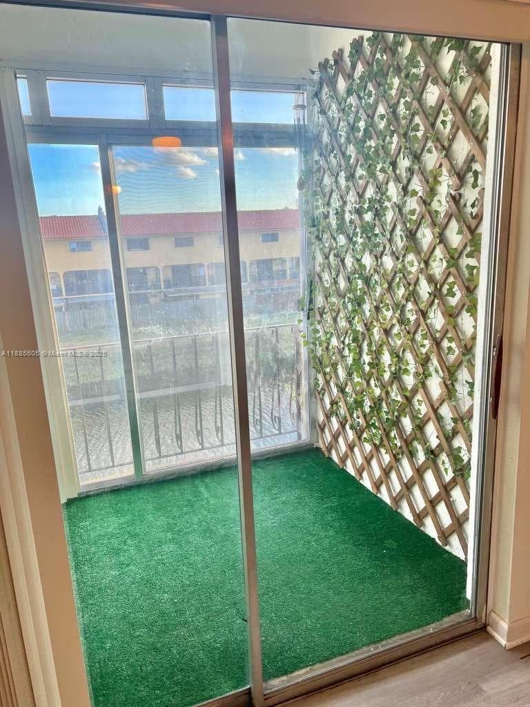 1300 W 53rd St # 18, Hialeah FL 33012 — 5
