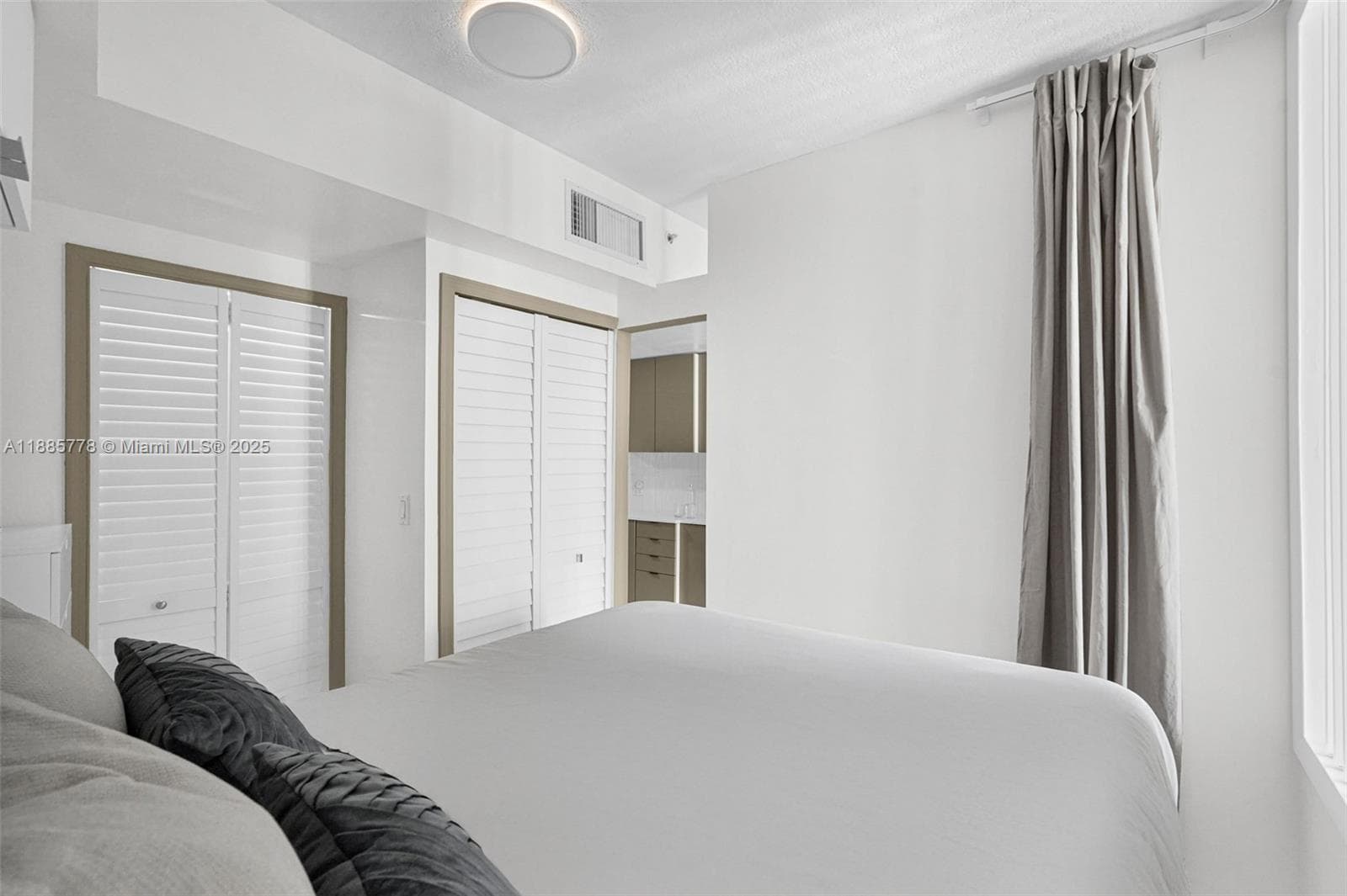 1750 N Bayshore Dr # 3708, Miami FL 33132 — 12