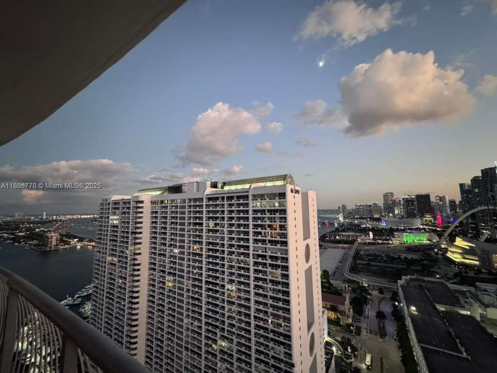 1750 N Bayshore Dr # 3708, Miami FL 33132 — 19