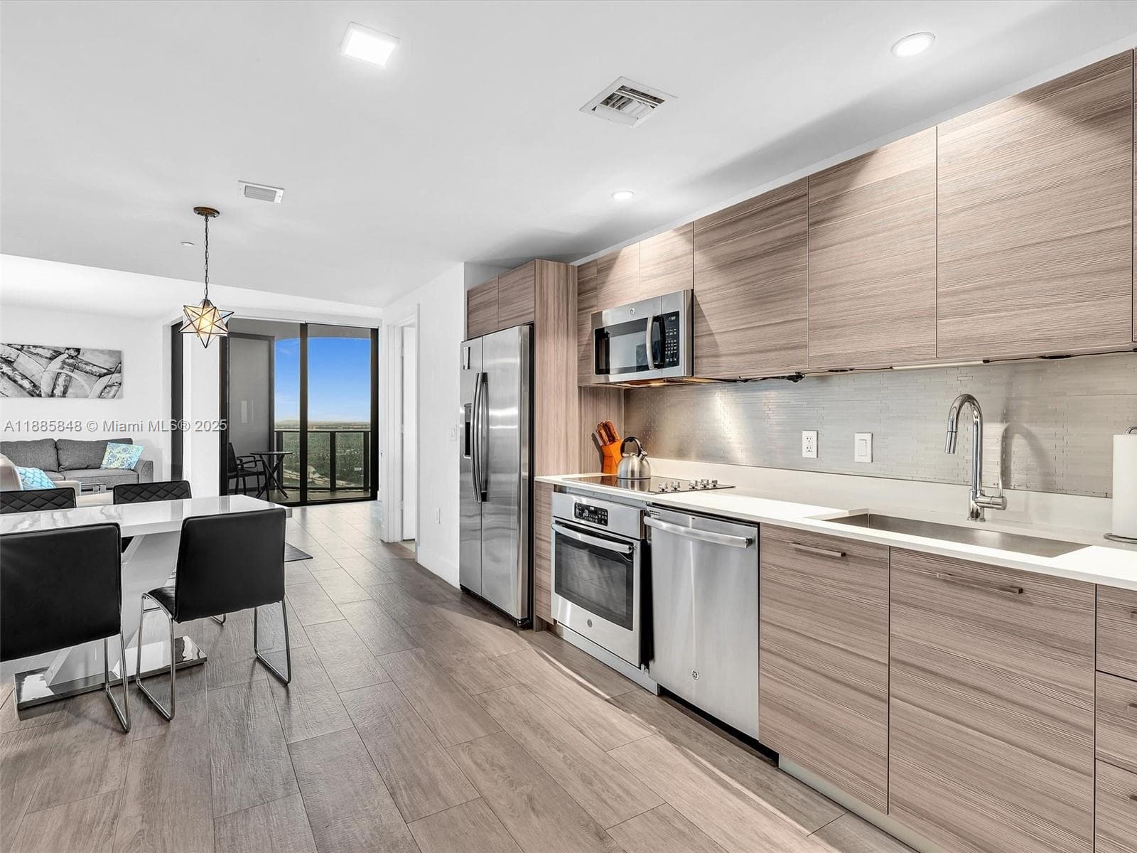 121 NE 34th St # 3114, Miami FL 33137 — 2
