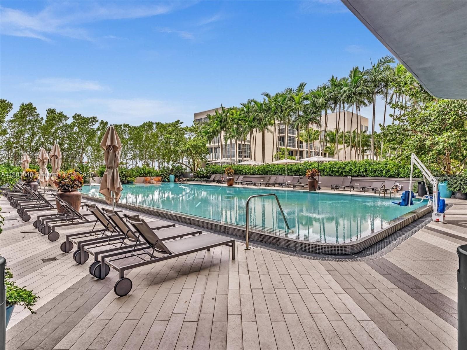 121 NE 34th St # 3114, Miami FL 33137 — 80