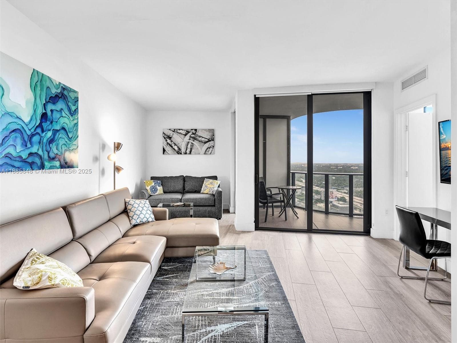 121 NE 34th St # 3114, Miami FL 33137 — 14