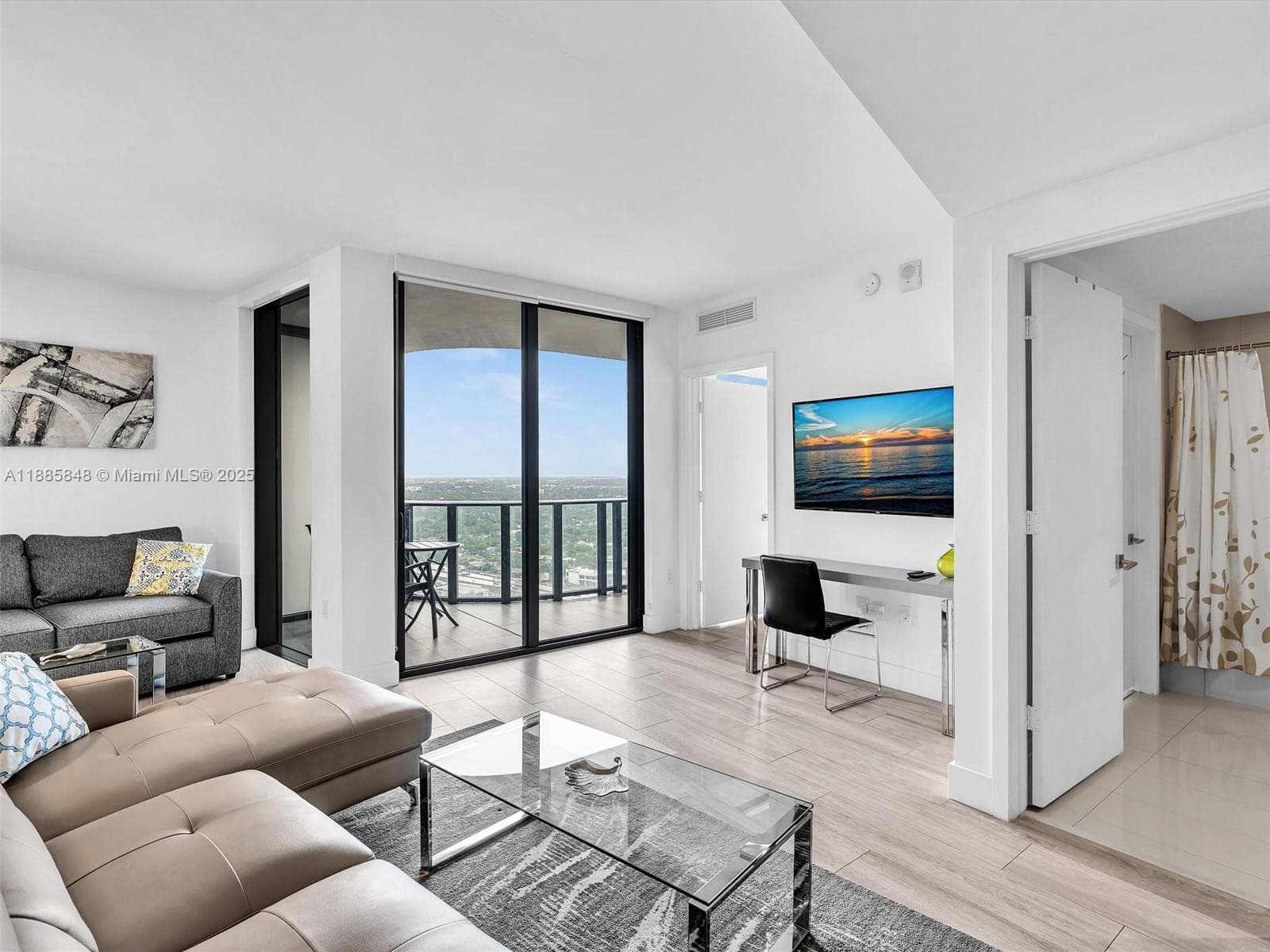 121 NE 34th St # 3114, Miami FL 33137 — 15