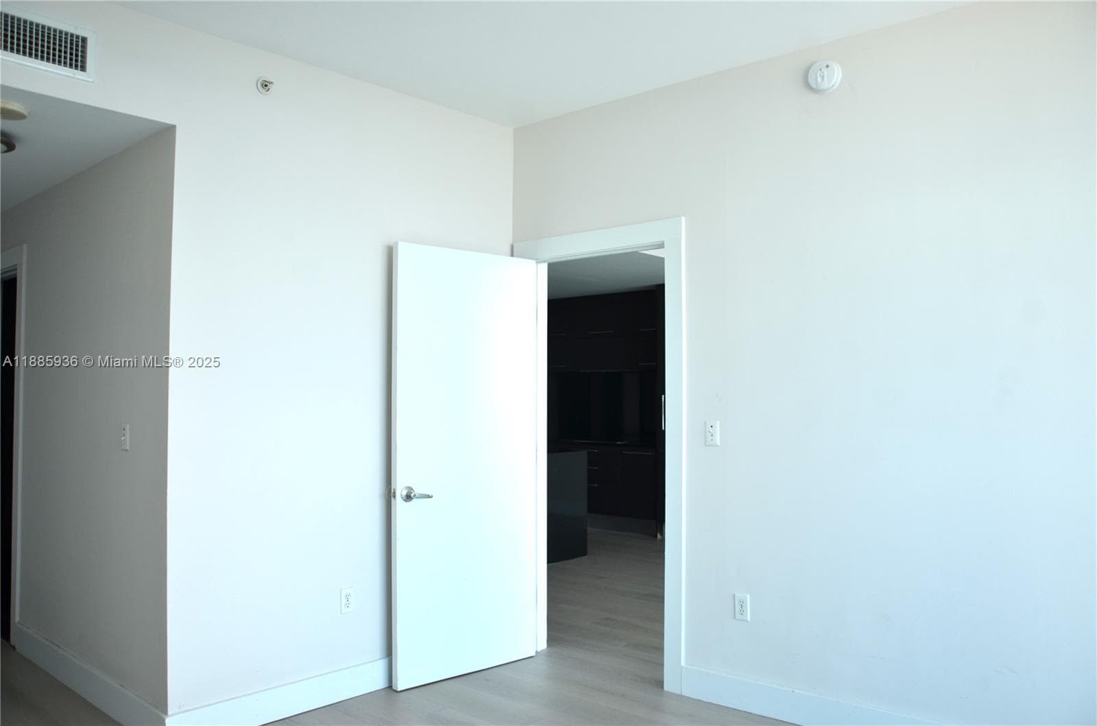 900 Biscayne Blvd # 5104, Miami FL 33132 — 17