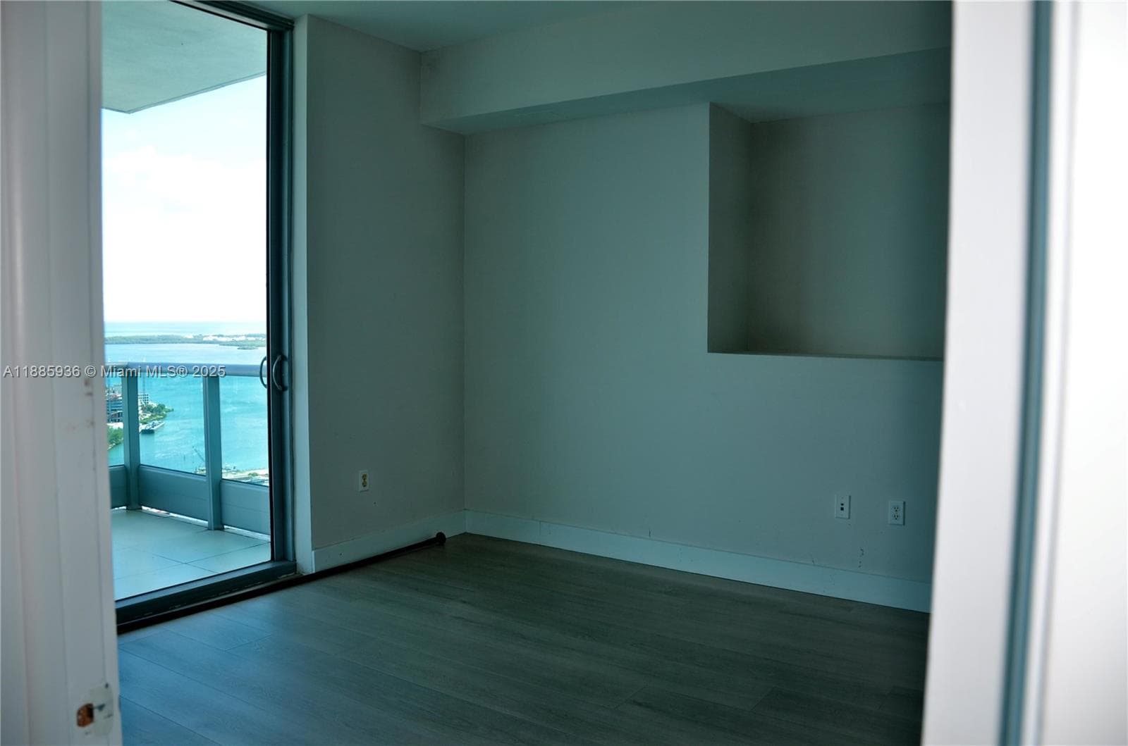900 Biscayne Blvd # 5104, Miami FL 33132 — 16