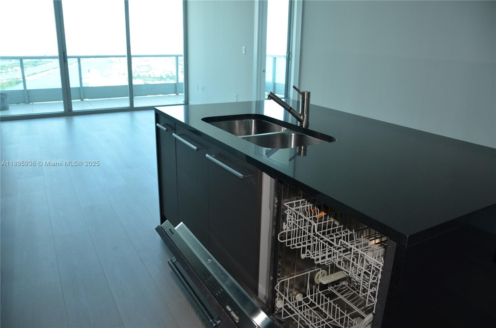 900 Biscayne Blvd # 5104, Miami FL 33132 — 5