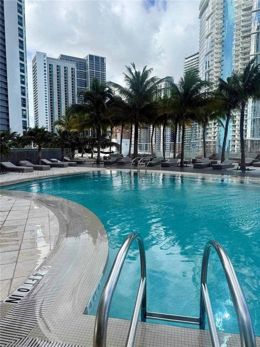 900 Biscayne Blvd # 5104, Miami FL 33132 — 30