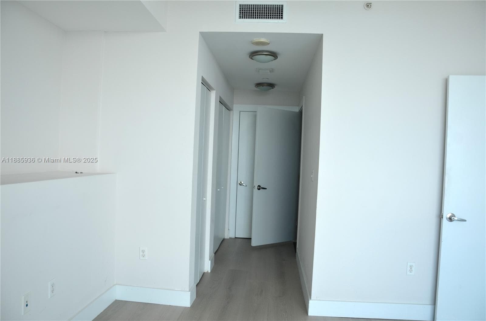 900 Biscayne Blvd # 5104, Miami FL 33132 — 18