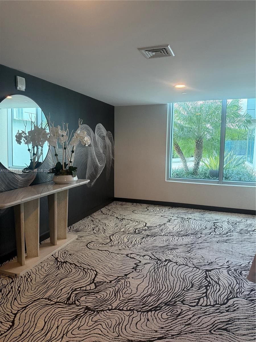 900 Biscayne Blvd # 5104, Miami FL 33132 — 48