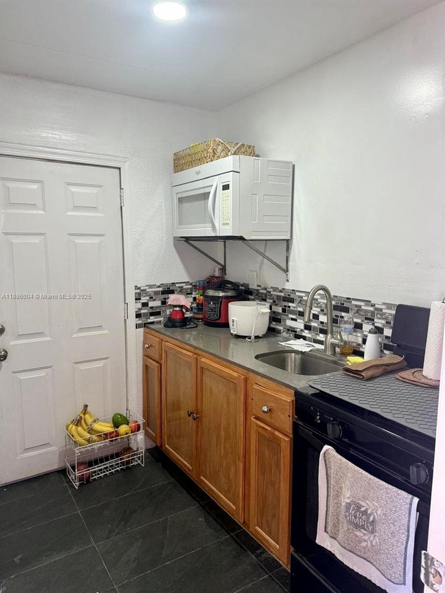 19611 NW 47th Ave, Miami Gardens FL 33055 — 19