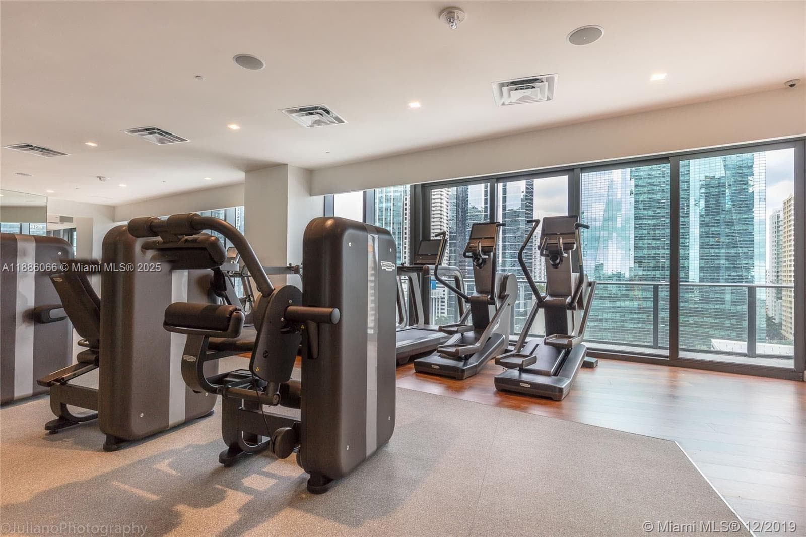 1300 S Miami Ave # 2208, Miami FL 33130 — 16