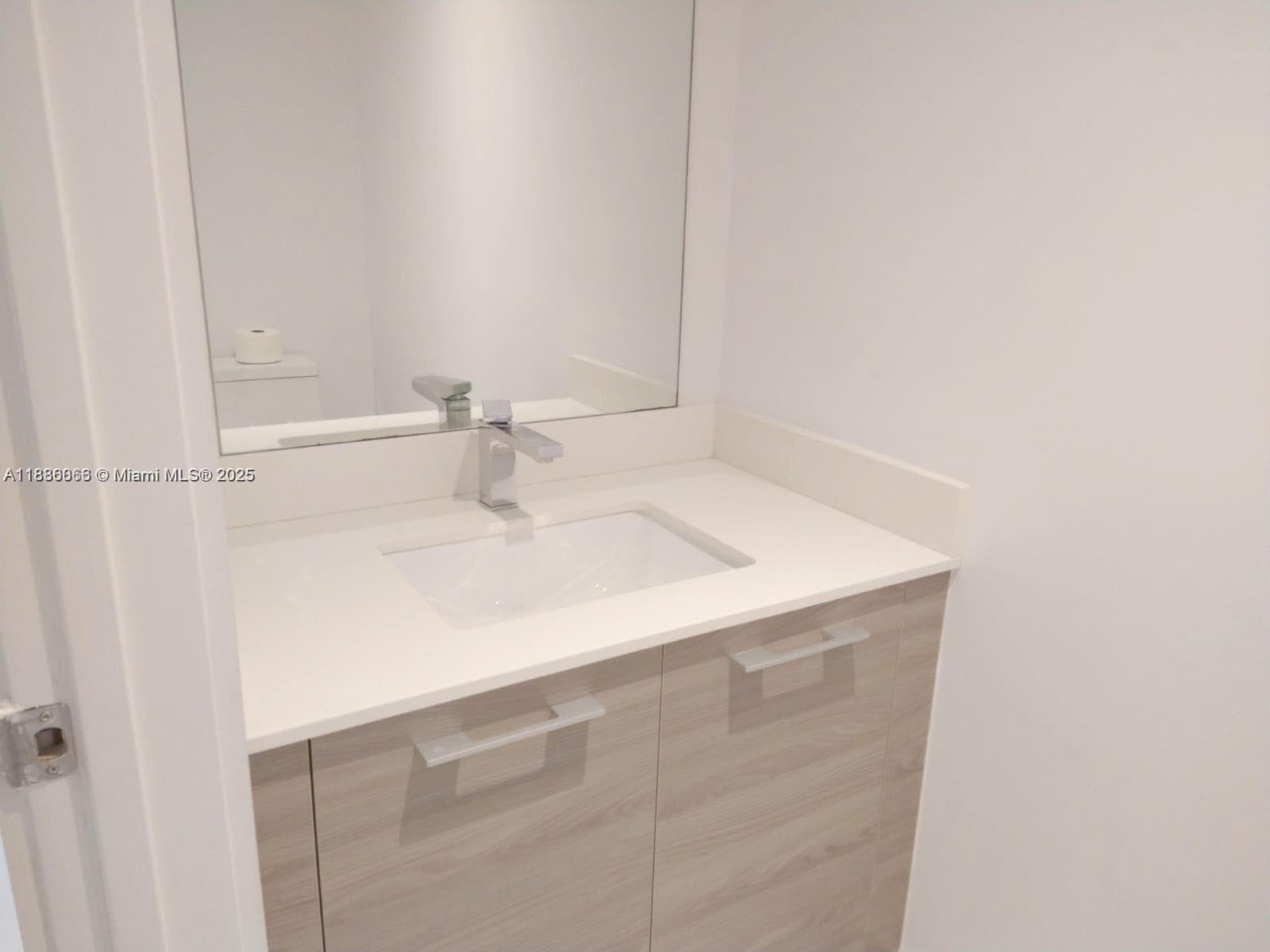 1300 S Miami Ave # 2208, Miami FL 33130 — 11