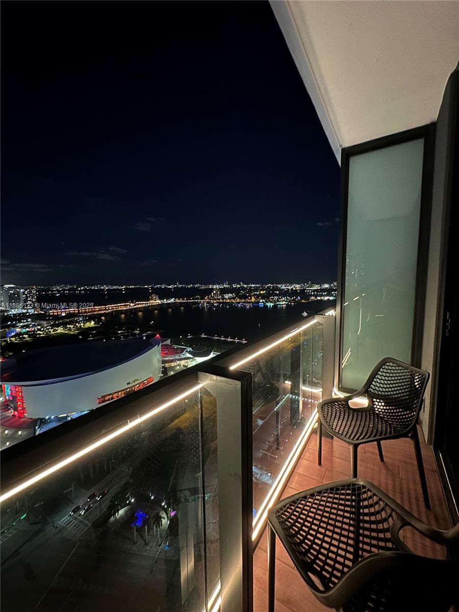 398 NE 5th St # 3008, Miami FL 33132 — 13