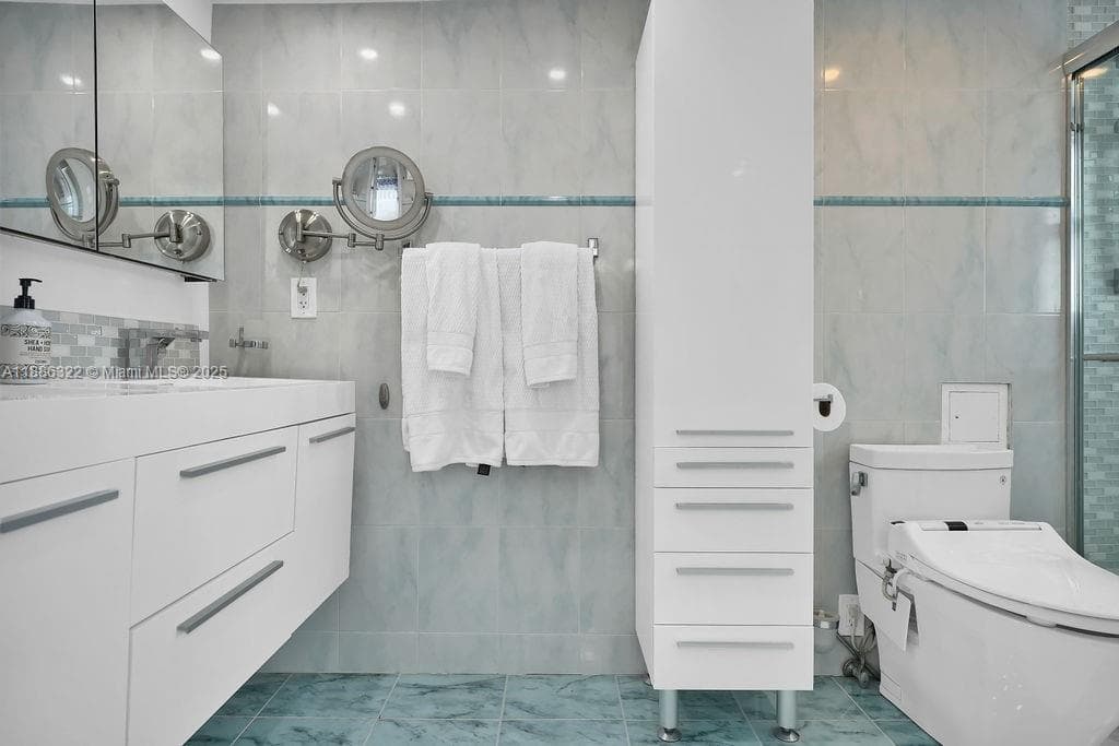 6039 Collins Ave # 1126, Miami Beach FL 33140 — 27