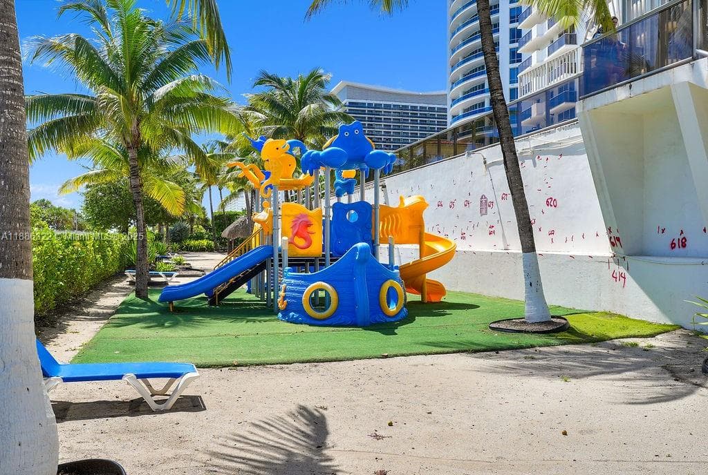 6039 Collins Ave # 1126, Miami Beach FL 33140 — 52