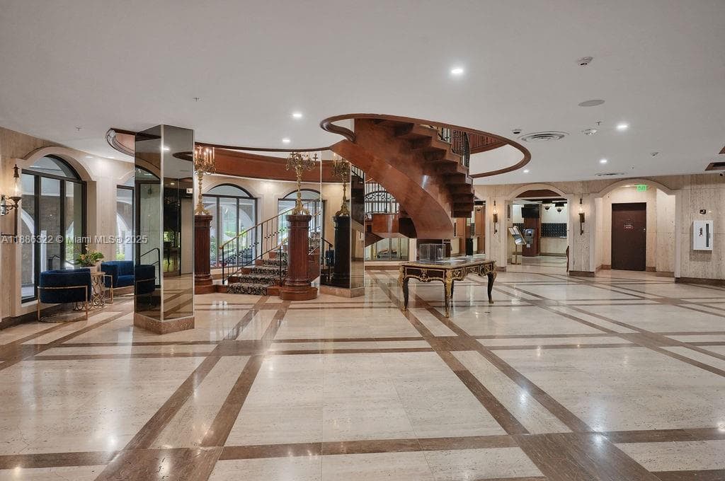 6039 Collins Ave # 1126, Miami Beach FL 33140 — 42