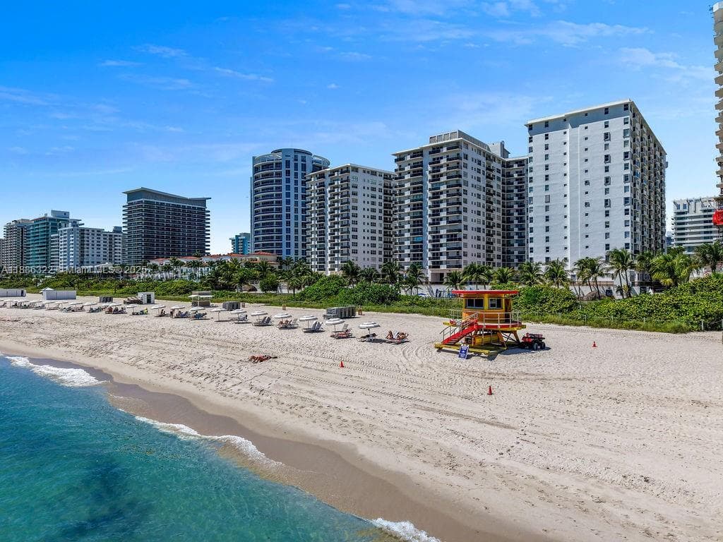 6039 Collins Ave # 1126, Miami Beach FL 33140 — 17