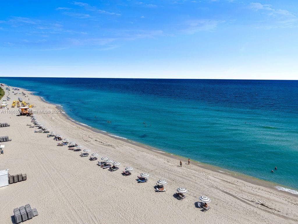 6039 Collins Ave # 1126, Miami Beach FL 33140 — 16