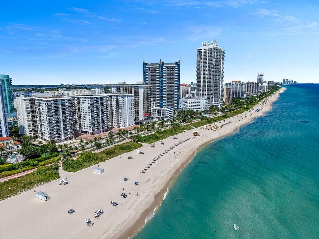 6039 Collins Ave # 1126, Miami Beach FL 33140 — 1