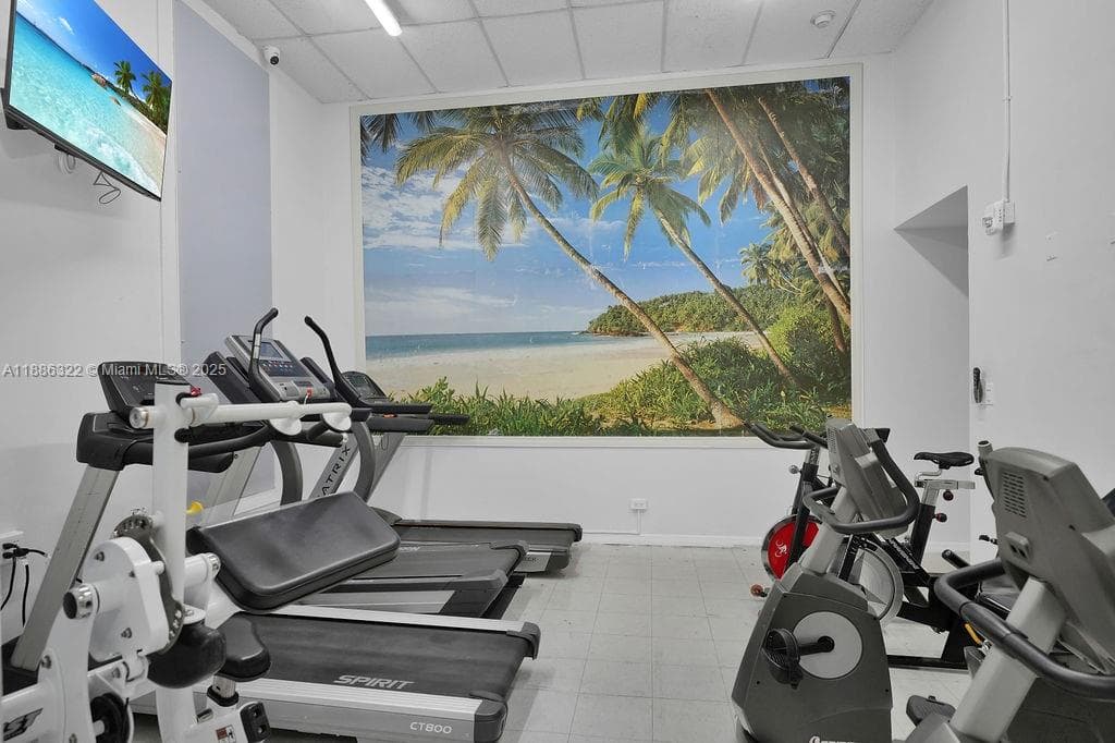 6039 Collins Ave # 1126, Miami Beach FL 33140 — 49