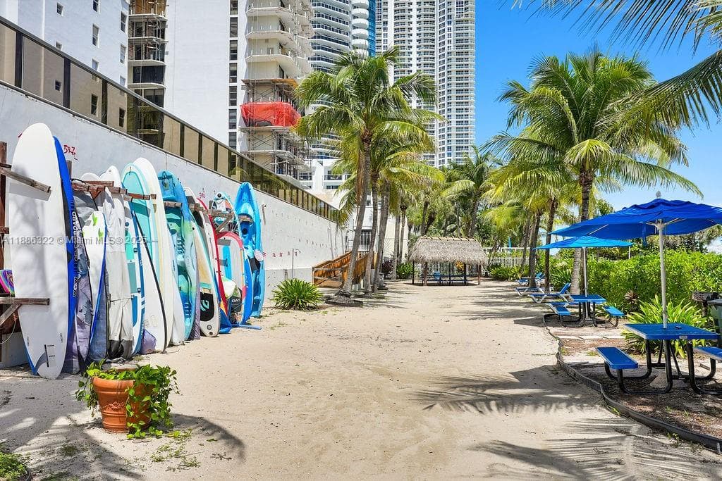 6039 Collins Ave # 1126, Miami Beach FL 33140 — 54