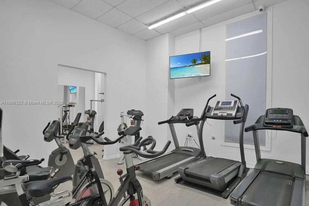 6039 Collins Ave # 1126, Miami Beach FL 33140 — 50