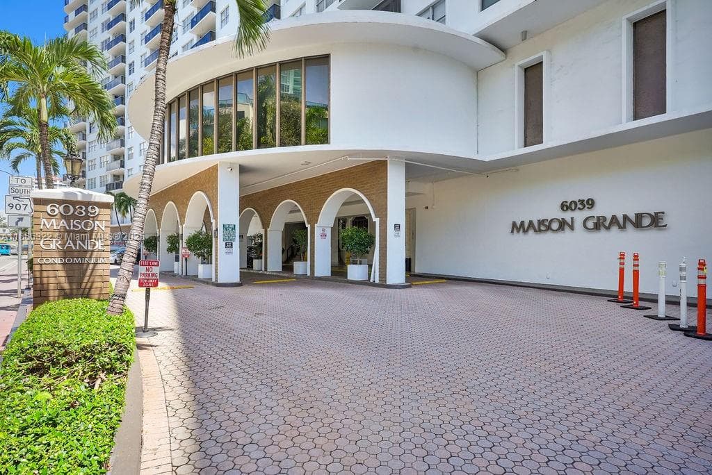 6039 Collins Ave # 1126, Miami Beach FL 33140 — 40