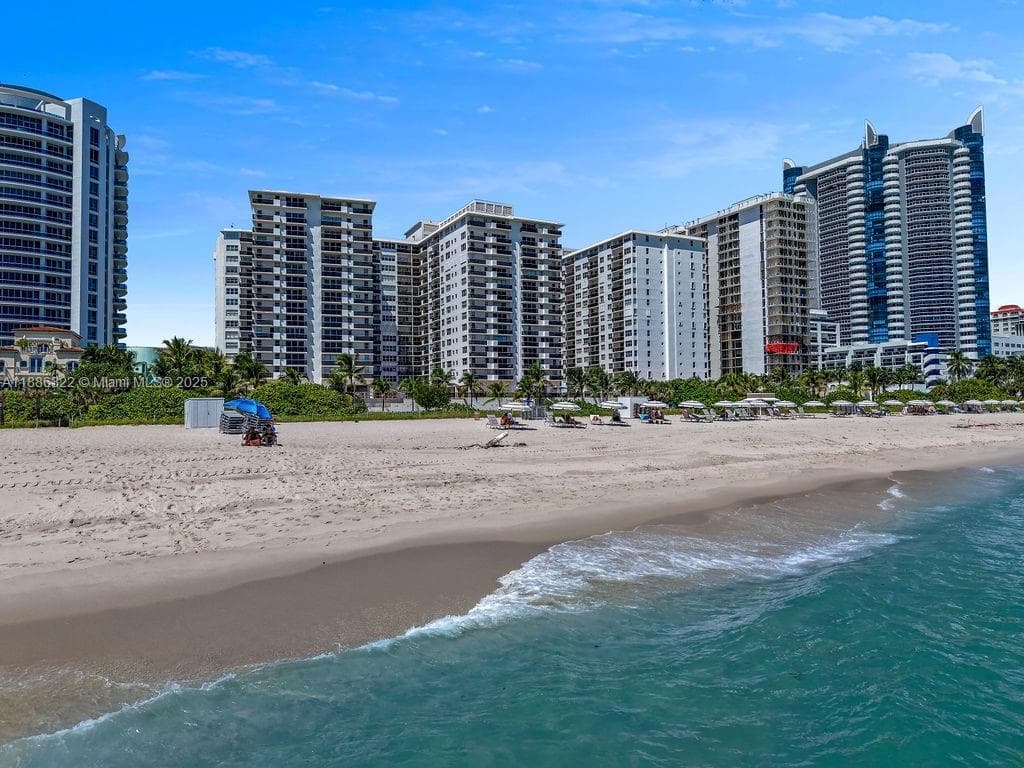 6039 Collins Ave # 1126, Miami Beach FL 33140 — 35